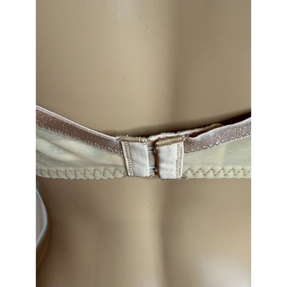 Victoria's Secret Underwire Lace Bra, size 34DD - Picture 11 of 12